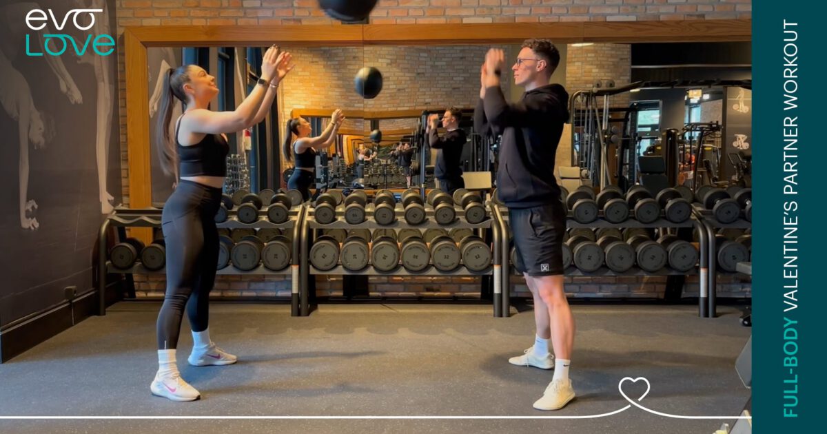 Entraîenemnt en duo complet spécial Saint-Valentin | full-body Valentine’s partner workout