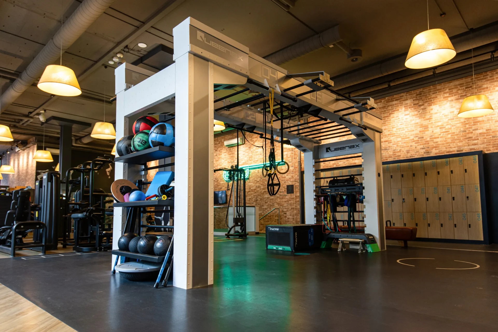evo fitness basel gundeli functional training rig brickwall