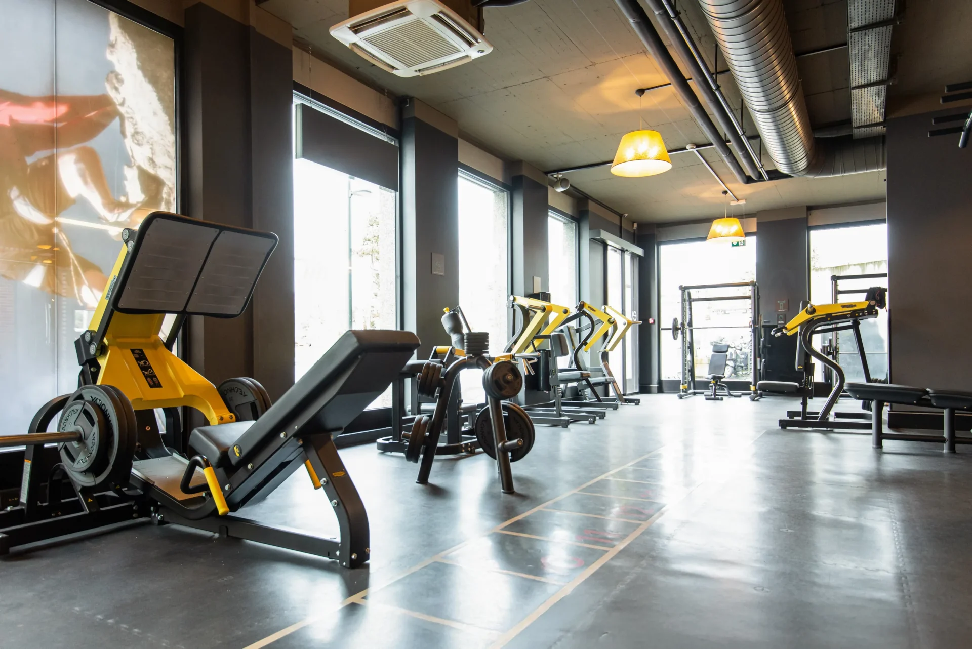 evo fitness geneva ceva plate loaded strength training area