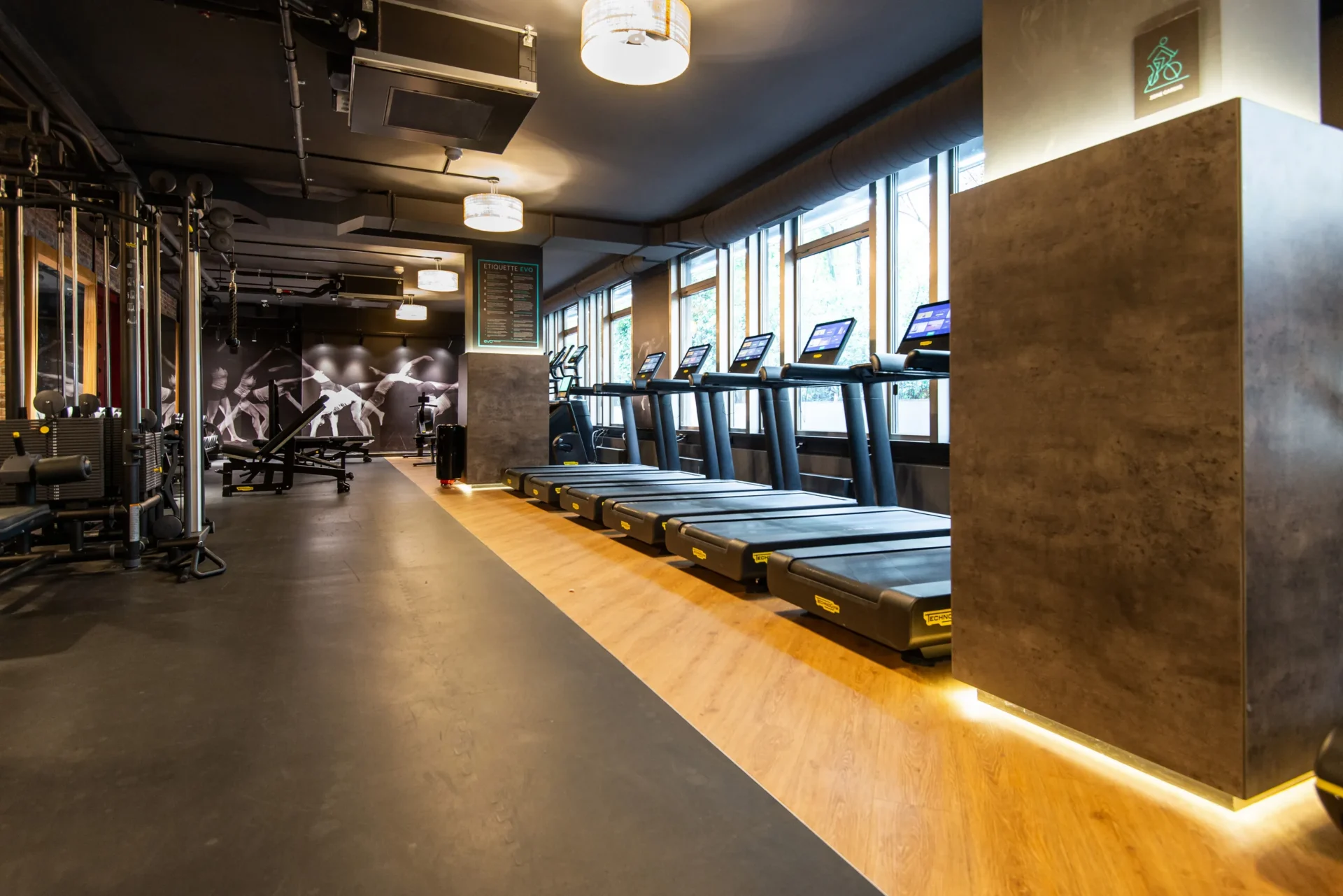 evo fitness geneva champel cardio and strength area window front