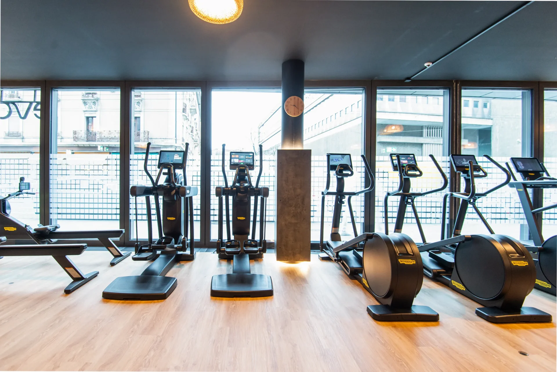 evo fitness geneva jonction cardio area ellipticals rowers
