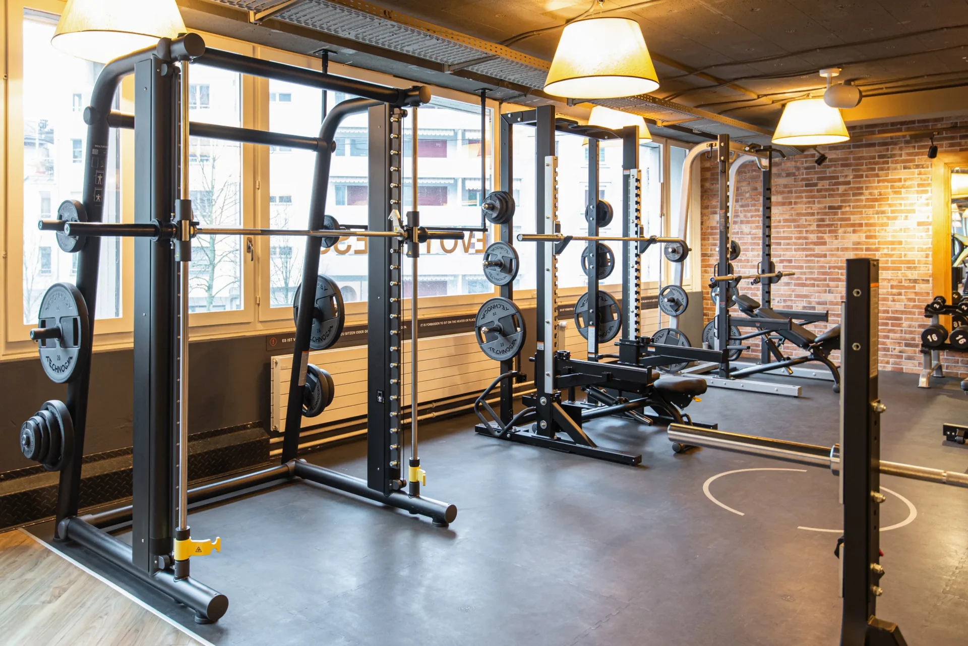 evo zurich oerlikon gym weightlifting zone squat racks