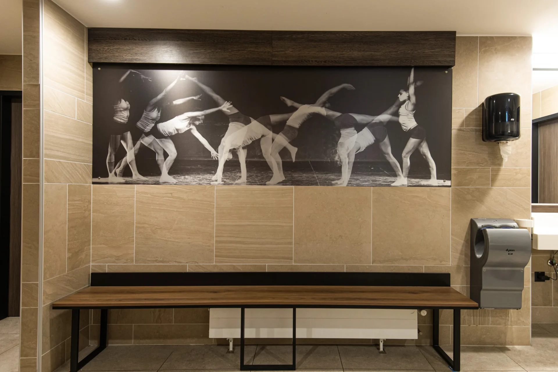 evo zurich oerlikon locker room gym artwork